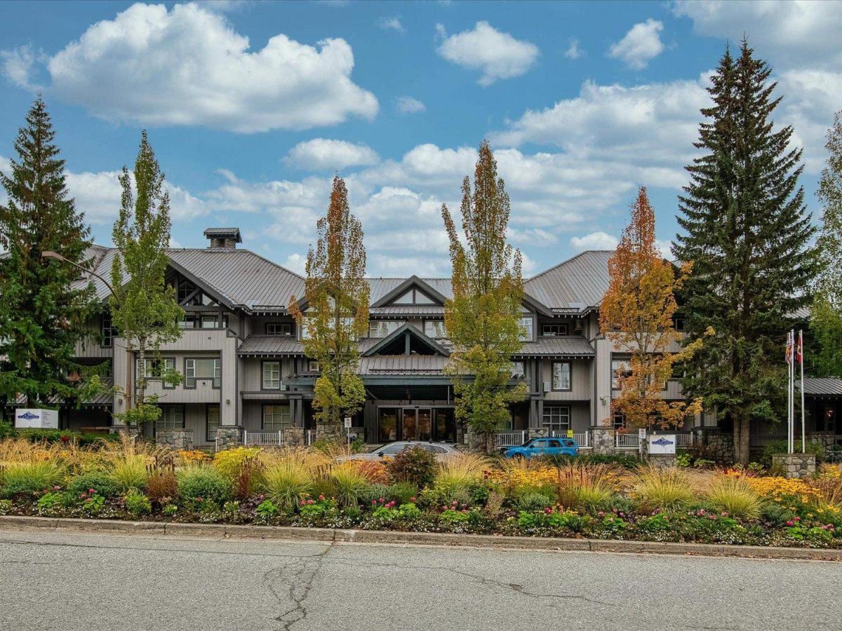 Bright Suite At Ski In/Out Glacier Lodge! Whistler Exterior photo